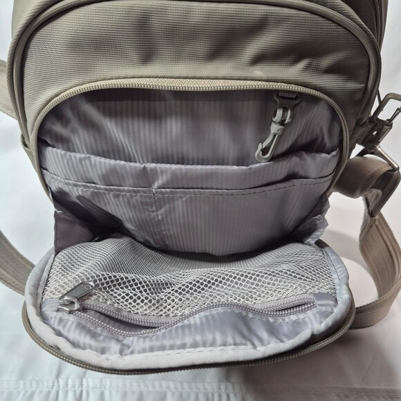 * SOLD* Pacsafe Metrosafe LS250 Crossbody Bag Khaki Anti Theft RFID Blocking - Picture 6 of 16
